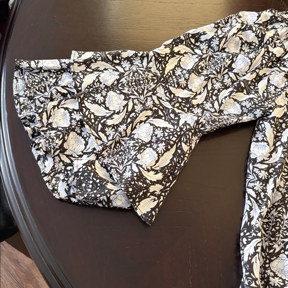 Solitaire brand Blouse.  Great for spring.